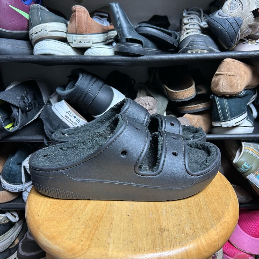 Crocs black cozzzy sandals